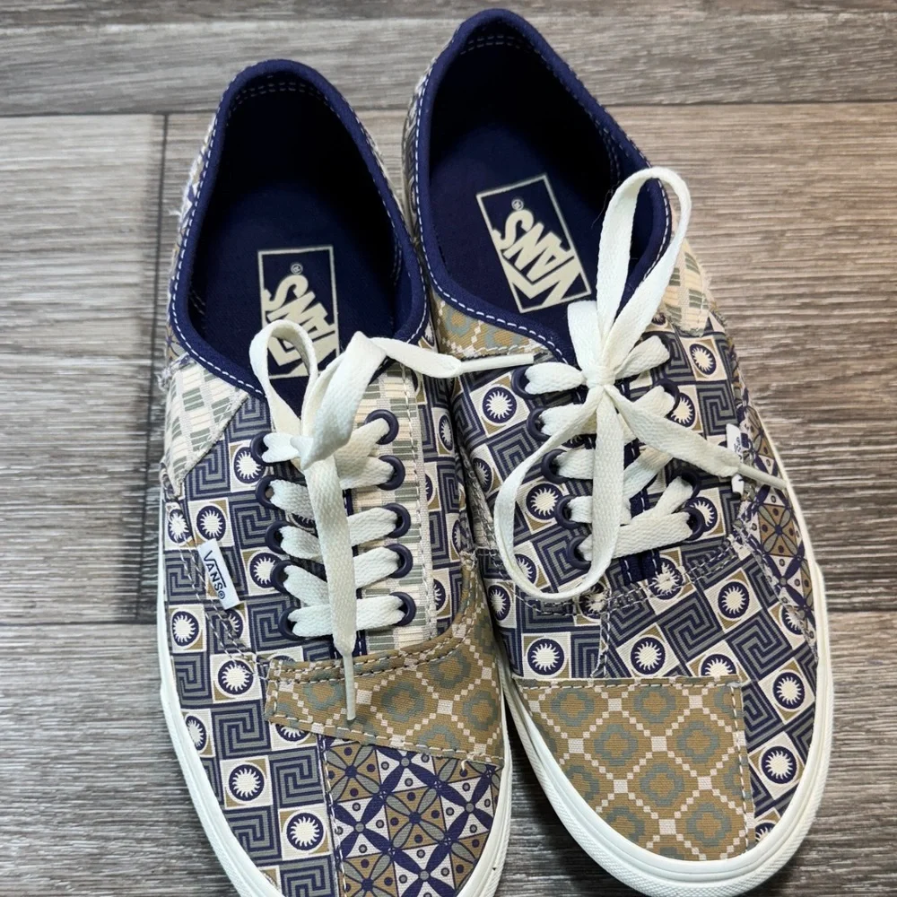 Vans Blue and tan Patterned Sneakers men’s 8.5 (s51)